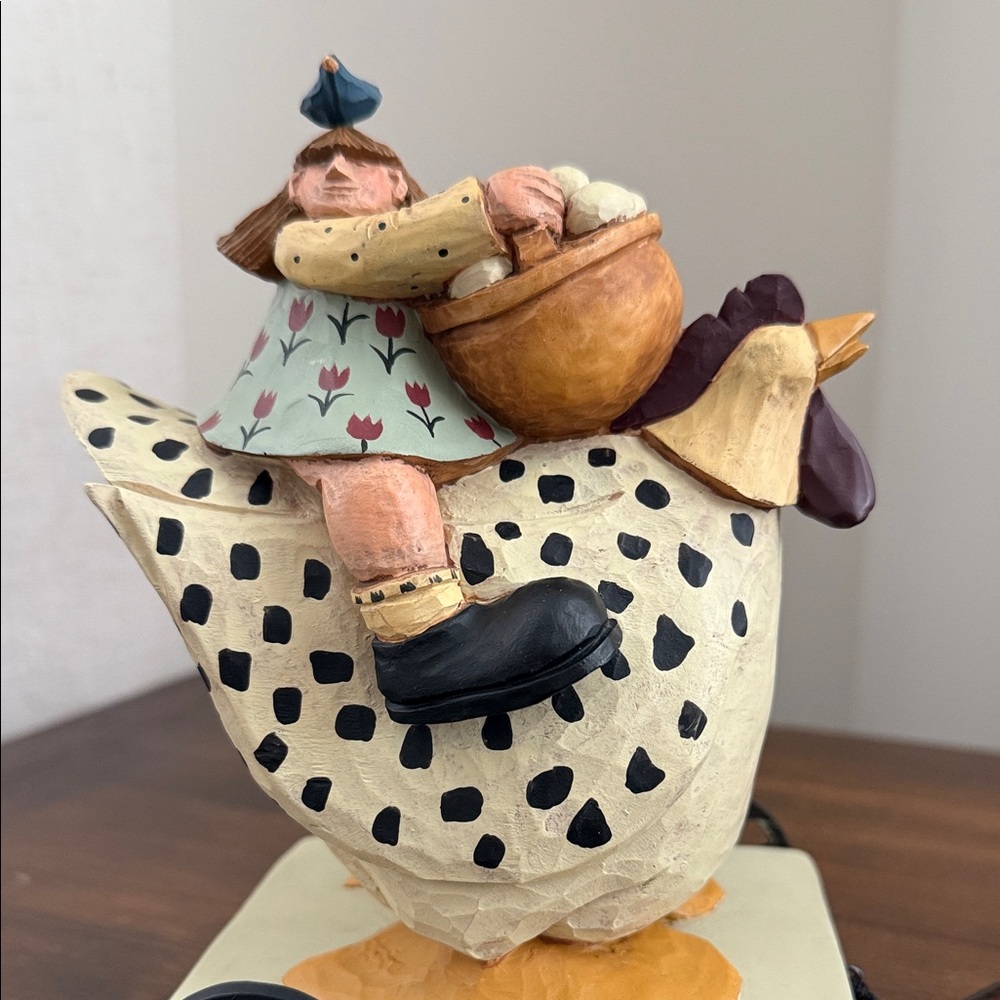 Willieray Studio Vintage Egg Hunt Folk Art Figurine WW7502 - Picture 2 of 11